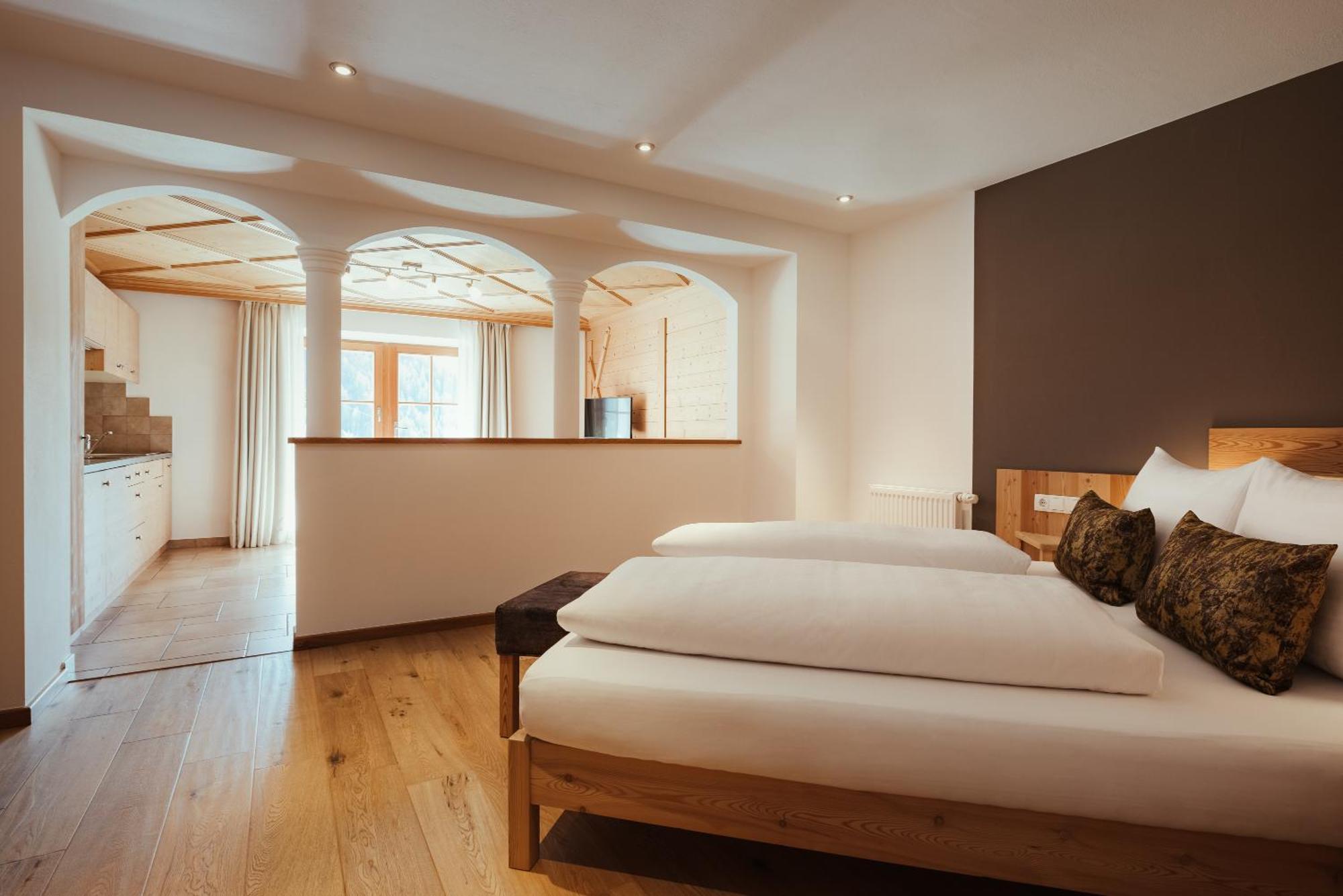 Refugium Laflu Apartments Corvara In Badia Luaran gambar