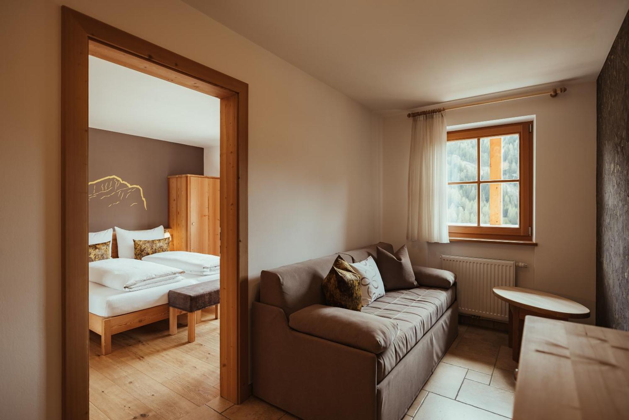Refugium Laflu Apartments Corvara In Badia Luaran gambar