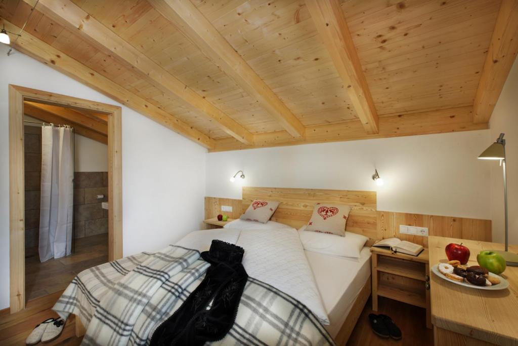 Refugium Laflu Apartments Corvara In Badia Bilik gambar
