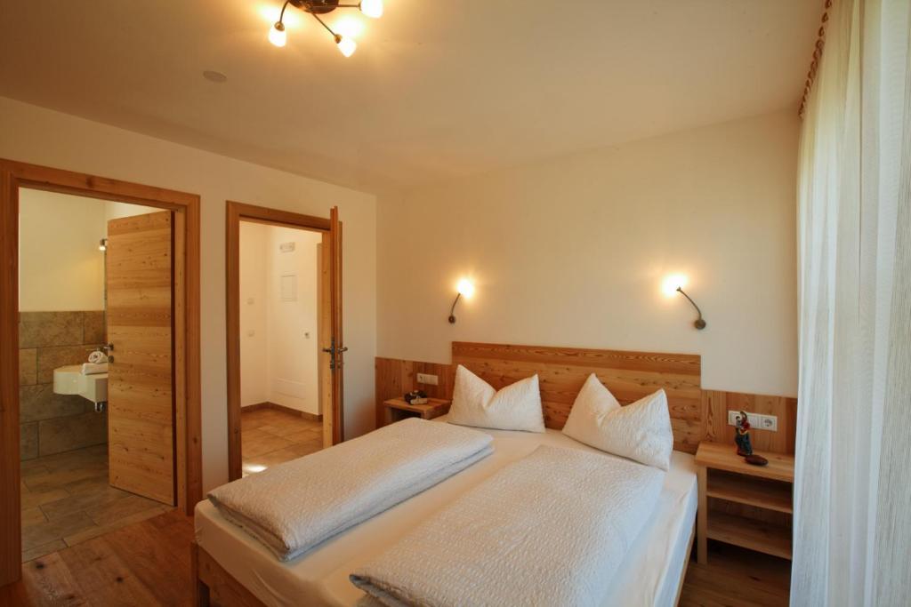 Refugium Laflu Apartments Corvara In Badia Bilik gambar