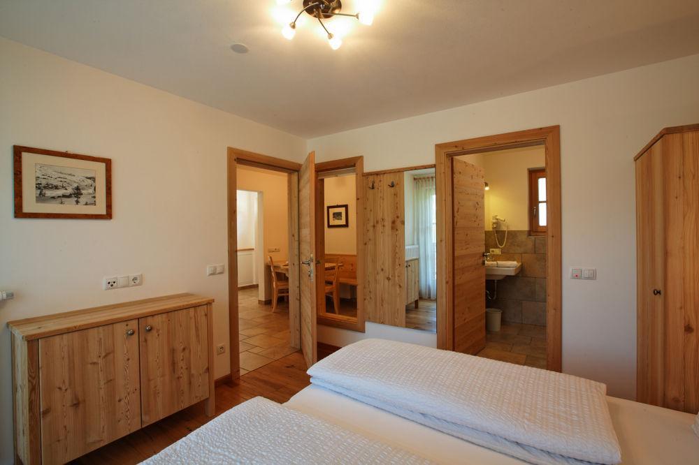 Refugium Laflu Apartments Corvara In Badia Luaran gambar
